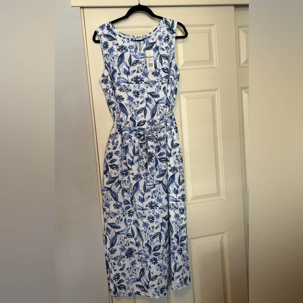 🌸NEW beautiful dress w/tie at waist